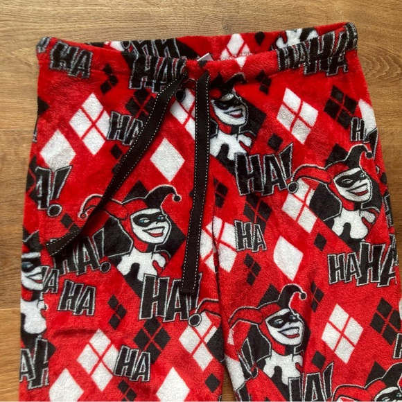 Red and Black Harley Quinn cartoon fuzzy pajama pants Batman - Picture 4 of 4